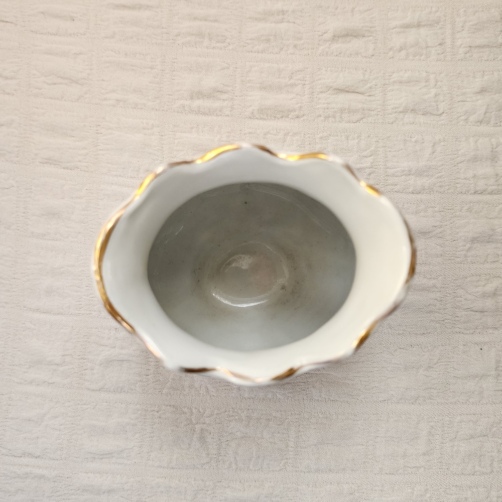 AJ Wilkinson England Elegant Floral Vase with Gold Accents - Picture 5 of 6